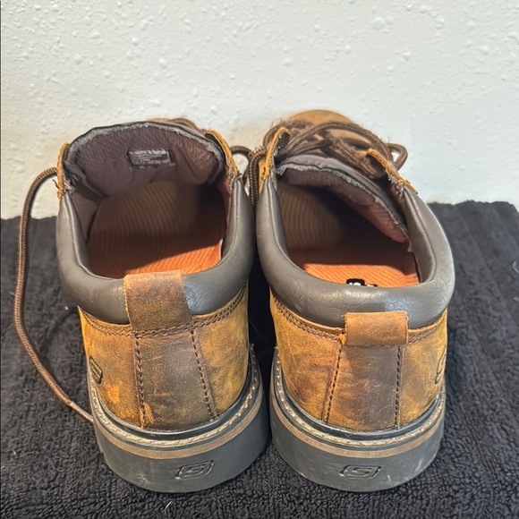 Skechers Brown Oxfords with Classic Design